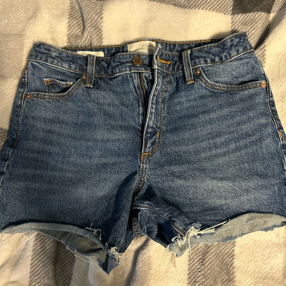 Universal Threads Denim Blue Women's Shorts